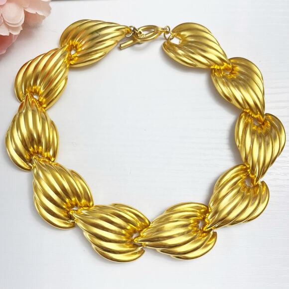 Anne Klein Vintage 90's Goldtone Leaf Collar Statement Necklace - Picture 1 of 8